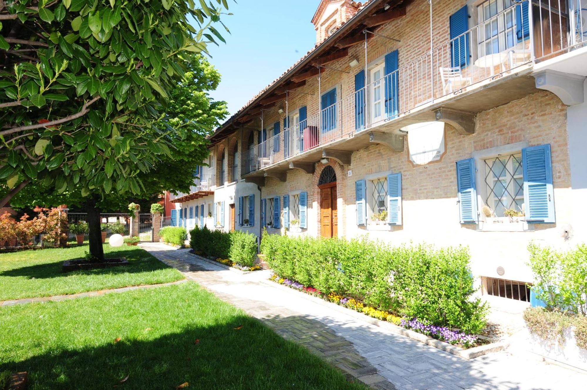 La Madernassa Resort - Casalora Dimora Storica Di Charme Guarene Exteriör bild